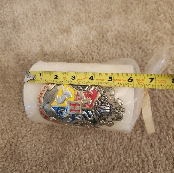 6” Harry Potter Hogwarts Crest Logo Sculpted Pillar Candle NEW UNUSED - Picture 2 of 2
